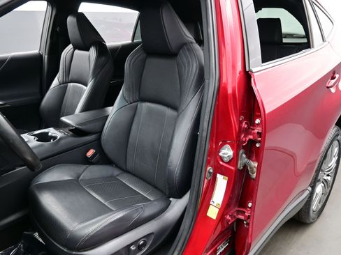 Used 2024 Toyota Venza Limited AWD/4WD image 12