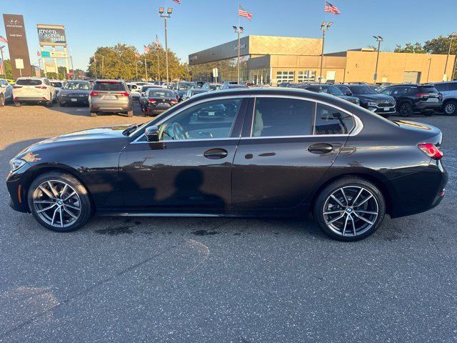Used 2020 BMW 330i xDrive Sedan w/ Premium Package AWD/4WD image 3