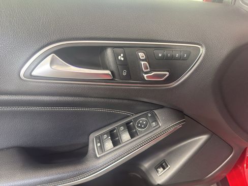 Used 2019 Mercedes-Benz GLA 250 image 14