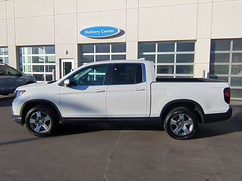 Certified 2025 Honda Ridgeline RTL image 9