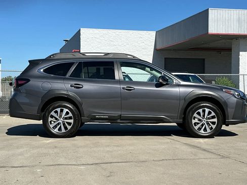Certified 2025 Subaru Outback Premium w/ Popular Package #1A AWD/4WD image 2