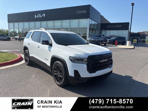 Used 2023 GMC Acadia SLT w/ Elevation Edition FWD image 3