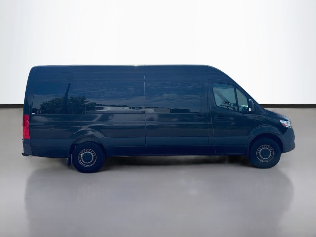 Used 2022 Mercedes-Benz Sprinter 2500 image 2