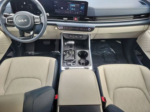 Used 2025 Kia Carnival SX FWD image 13