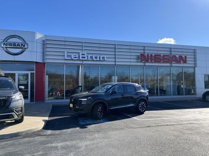 New 2025 Nissan Kicks SV w/ SV Premium Package