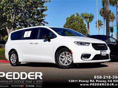 Used 2024 Chrysler Pacifica Touring