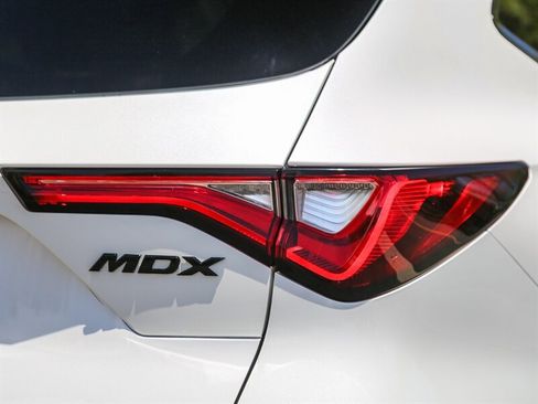 Used 2023 Acura MDX SH-AWD w/ Technology Package image 14