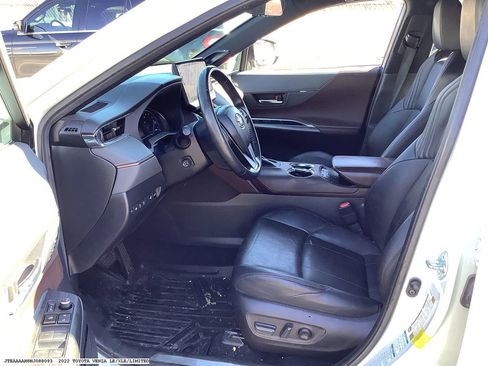 Used 2022 Toyota Venza Limited image 8