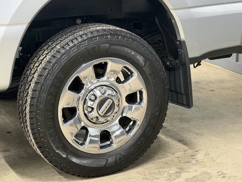 Used 2024 Ford F250 Lariat w/ Chrome Package image 15