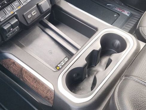 Used 2023 GMC Sierra 2500 Denali w/ Denali Ultimate Package image 18