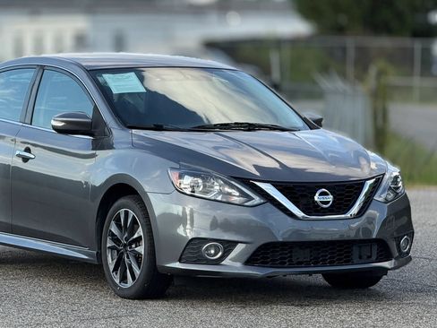 Used 2019 Nissan Sentra SR FWD image 15