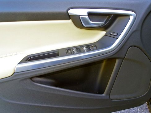 Used 2017 Volvo S60 T5 Inscription FWD image 14