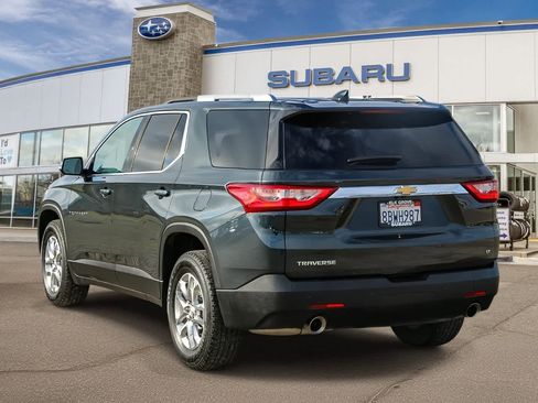 Used 2018 Chevrolet Traverse LT image 2