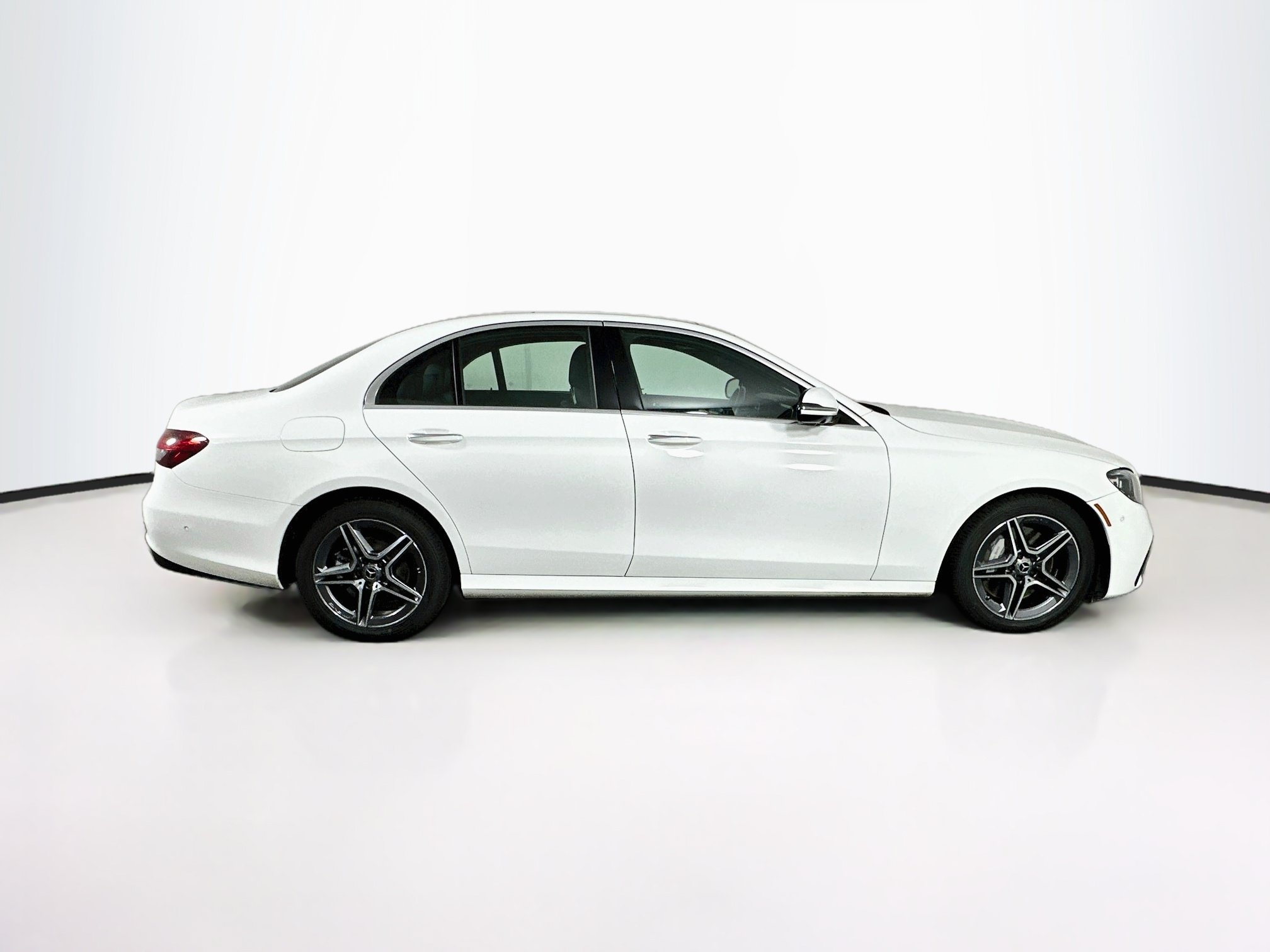 Used 2023 Mercedes-Benz E 350 4MATIC Sedan image 10