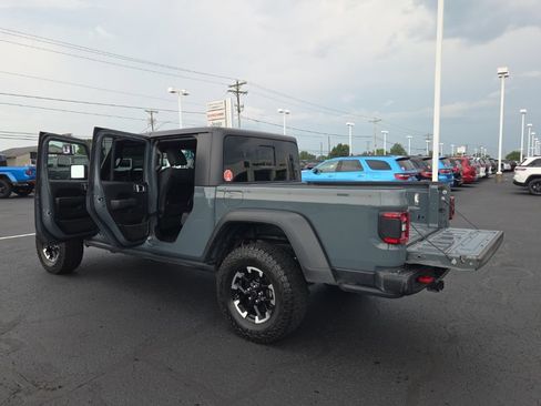 Used 2026 Jeep Gladiator Rubicon AWD/4WD image 13