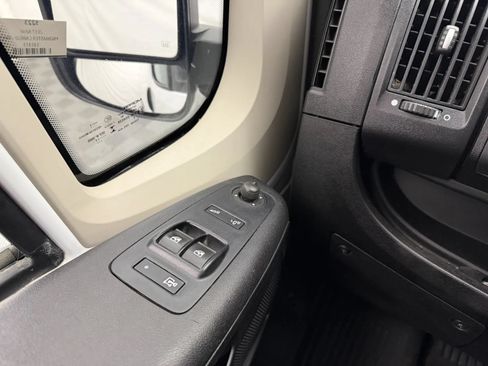 Used 2017 RAM ProMaster 2500 w/ Mopar Trailer Tow Group FWD image 3