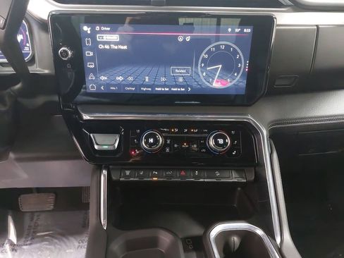 Used 2024 GMC Sierra 2500 Denali w/ Denali Reserve Package image 20