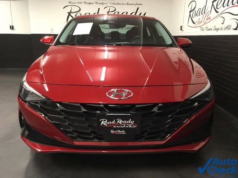 Used 2023 Hyundai Elantra Limited image 4