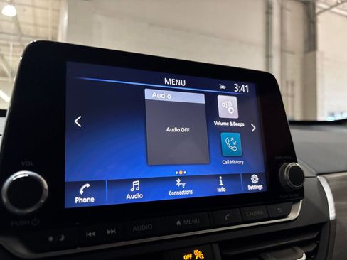 Used 2025 Nissan Altima 2.5 SV FWD image 20