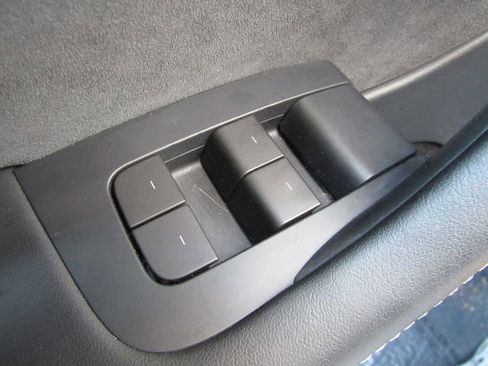 Used 2023 Tesla Model Y Long Range image 34