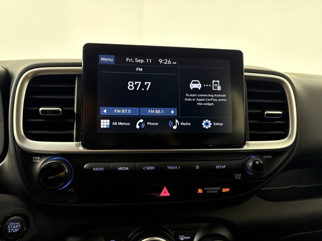 Used 2024 Hyundai Venue SEL FWD image 28