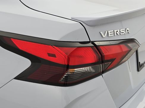 New 2025 Nissan Versa SR w/ Trunk Package image 31