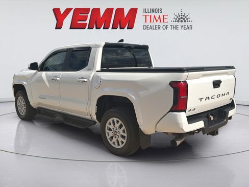 Used 2025 Toyota Tacoma SR5 AWD/4WD image 6