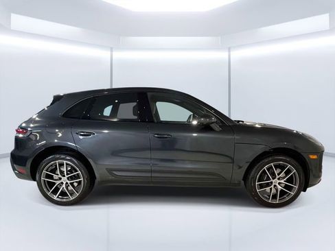 Certified 2024 Porsche Macan image 10