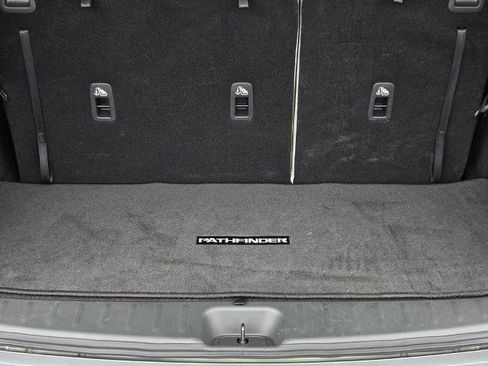 Certified 2026 Nissan Pathfinder SL w/ SL Premium Package FWD image 10