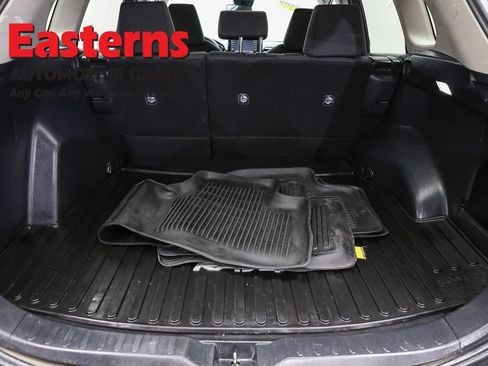 Used 2022 Toyota RAV4 LE AWD/4WD image 9