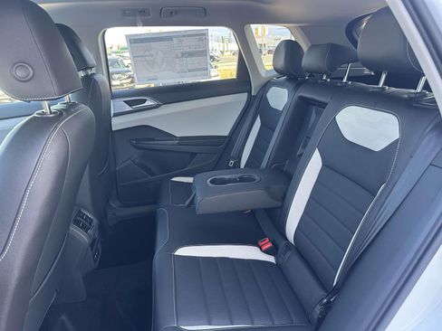 New 2026 Volkswagen Taos SEL AWD/4WD image 12
