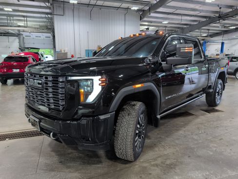 Used 2025 GMC Sierra 2500 Denali Ultimate AWD/4WD image 6