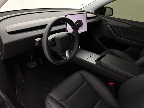 Used 2026 Tesla Model Y Long Range image 16