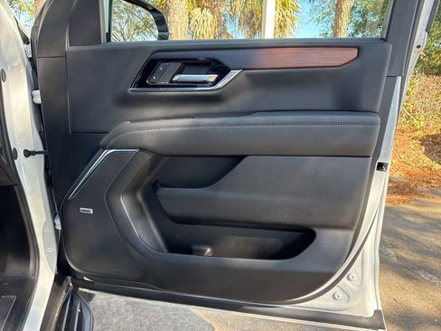 Used 2025 GMC Yukon Denali image 21