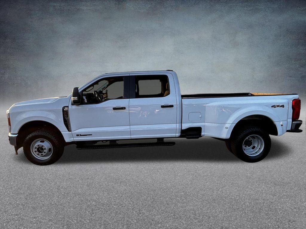 Used 2026 Ford F350 XLT AWD/4WD image 4