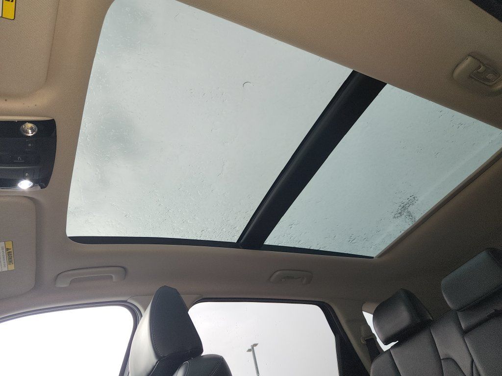 Used 2024 Kia Sorento S w/ Panoramic Sunroof Package FWD image 18