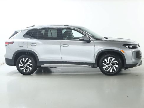 Certified 2026 Volkswagen Tiguan S FWD image 11