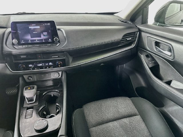 Used 2025 Nissan Rogue SV AWD/4WD image 21