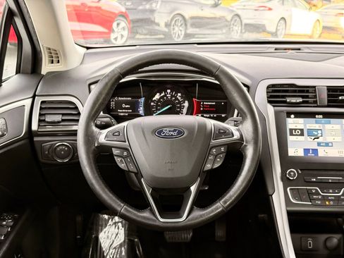 Used 2018 Ford Fusion SE w/ Equipment Group 602A FWD image 26