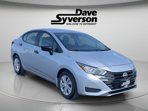 Used 2023 Nissan Versa S w/ Trunk Package FWD image 3