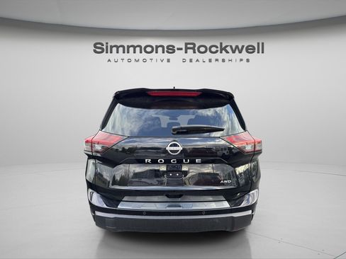 Used 2025 Nissan Rogue SV AWD/4WD image 6