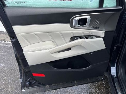 Certified 2023 Kia Sorento SX Prestige w/ Panoramic Sunroof Package image 11