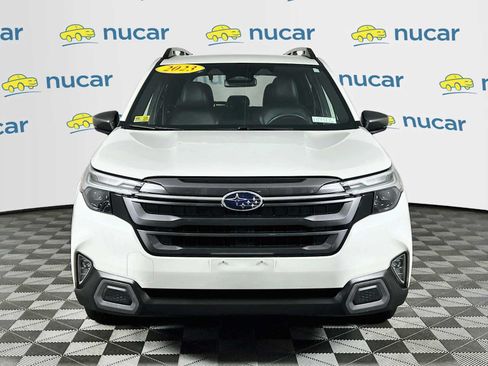 Used 2025 Subaru Forester Limited AWD/4WD image 2