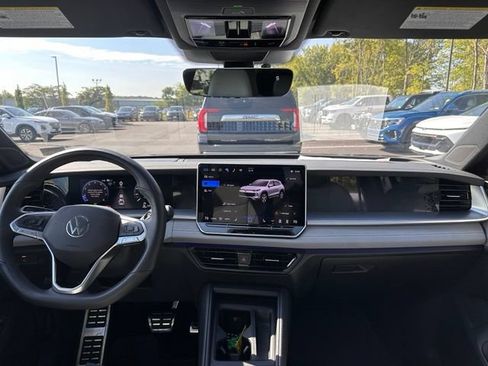 Used 2025 Volkswagen Tiguan SE R-Line AWD/4WD image 33