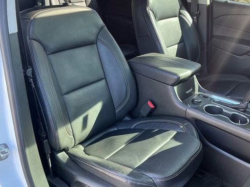 Used 2018 Chevrolet Traverse LT image 19