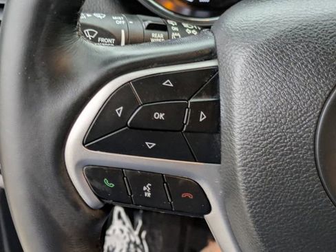 Used 2022 Jeep Grand Cherokee Limited image 23