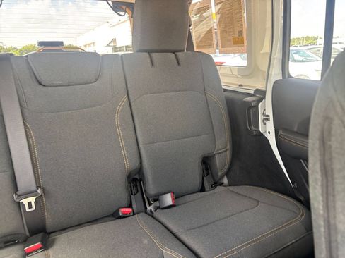 Used 2025 Jeep Wrangler Unlimited Sahara AWD/4WD image 37