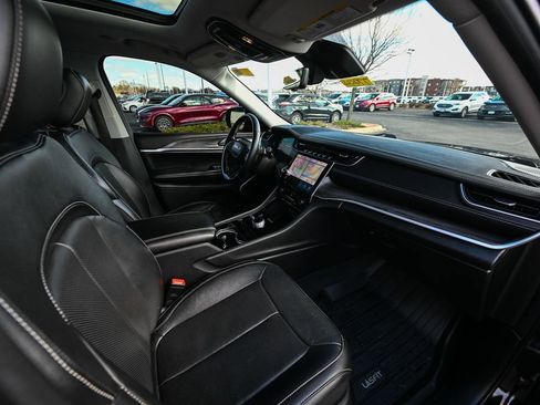 Used 2022 Jeep Grand Cherokee L Limited w/ Luxury Tech Group II image 27