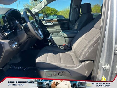 Used 2025 GMC Sierra 1500 Elevation image 9