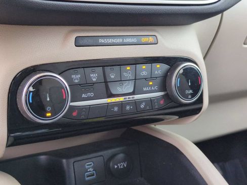 Used 2022 Ford Escape SEL w/ Technology Package AWD/4WD image 21